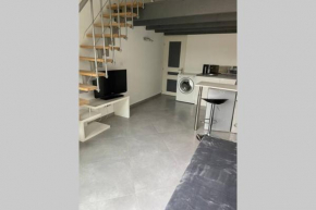 Joli studio avec jacuzzi et terrasse privée